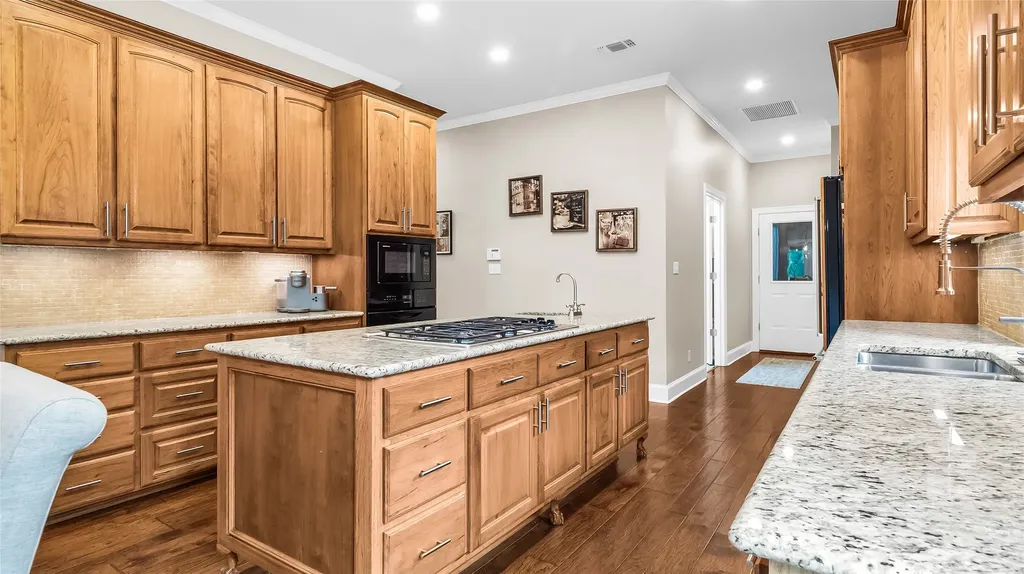 2506 Oakbrook Circle Sherman TX 75092