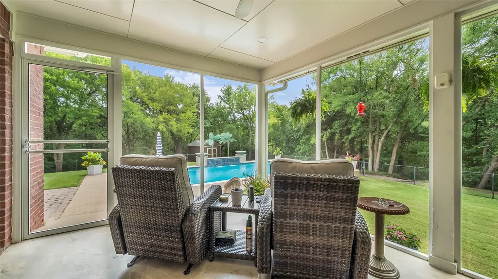 2506 Oakbrook Circle Sherman TX 75092