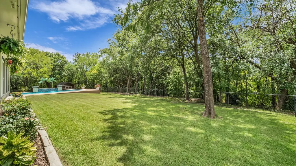 2506 Oakbrook Circle Sherman TX 75092
