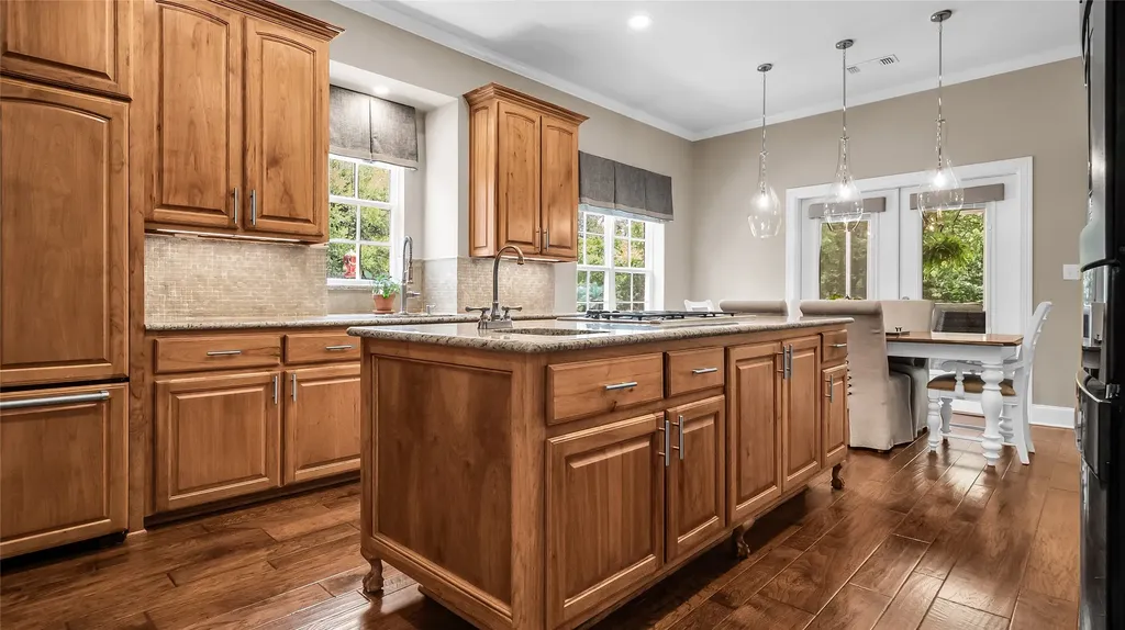 2506 Oakbrook Circle Sherman TX 75092