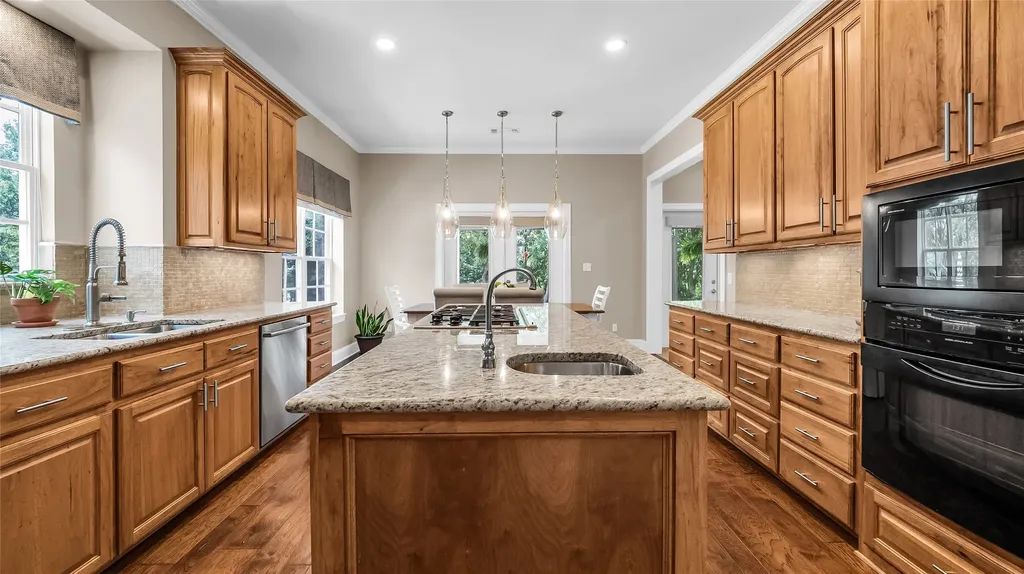 2506 Oakbrook Circle Sherman TX 75092