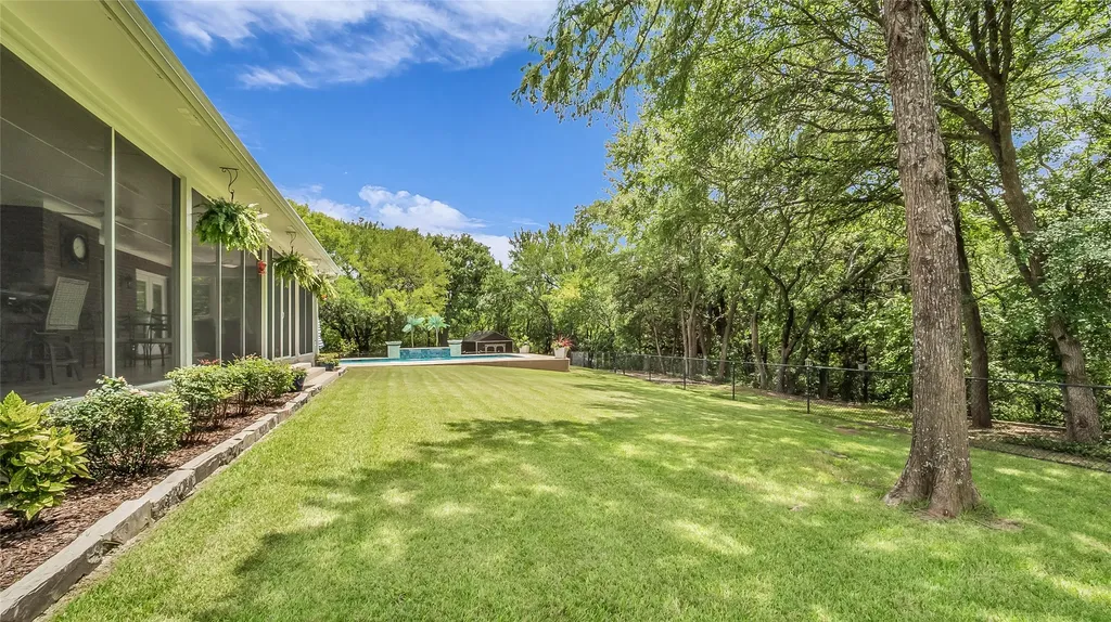 2506 Oakbrook Circle Sherman TX 75092