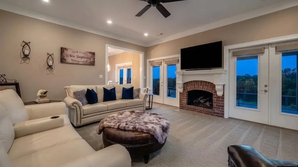 2506 Oakbrook Circle Sherman TX 75092