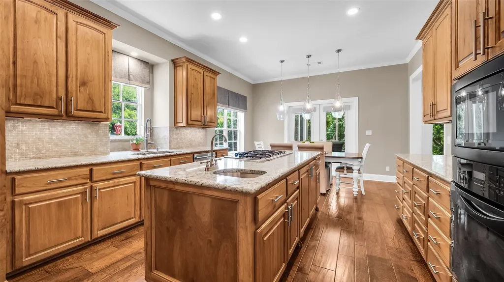2506 Oakbrook Circle Sherman TX 75092