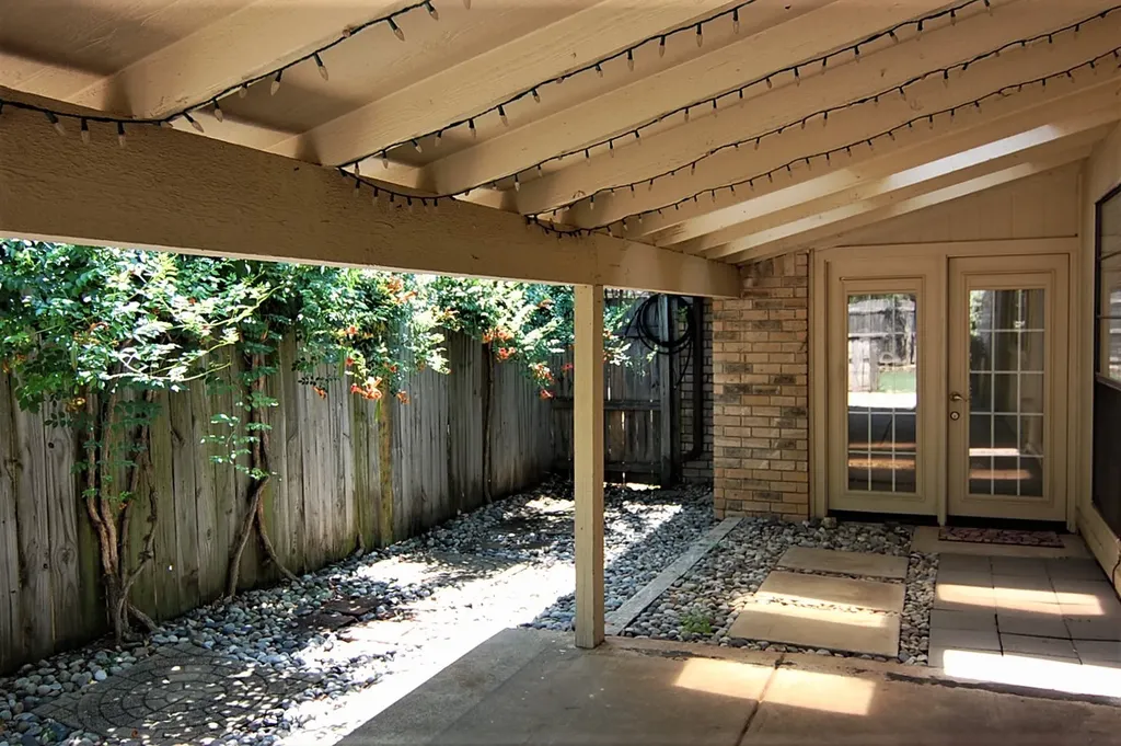 2619 Creekview Drive Arlington TX 76016