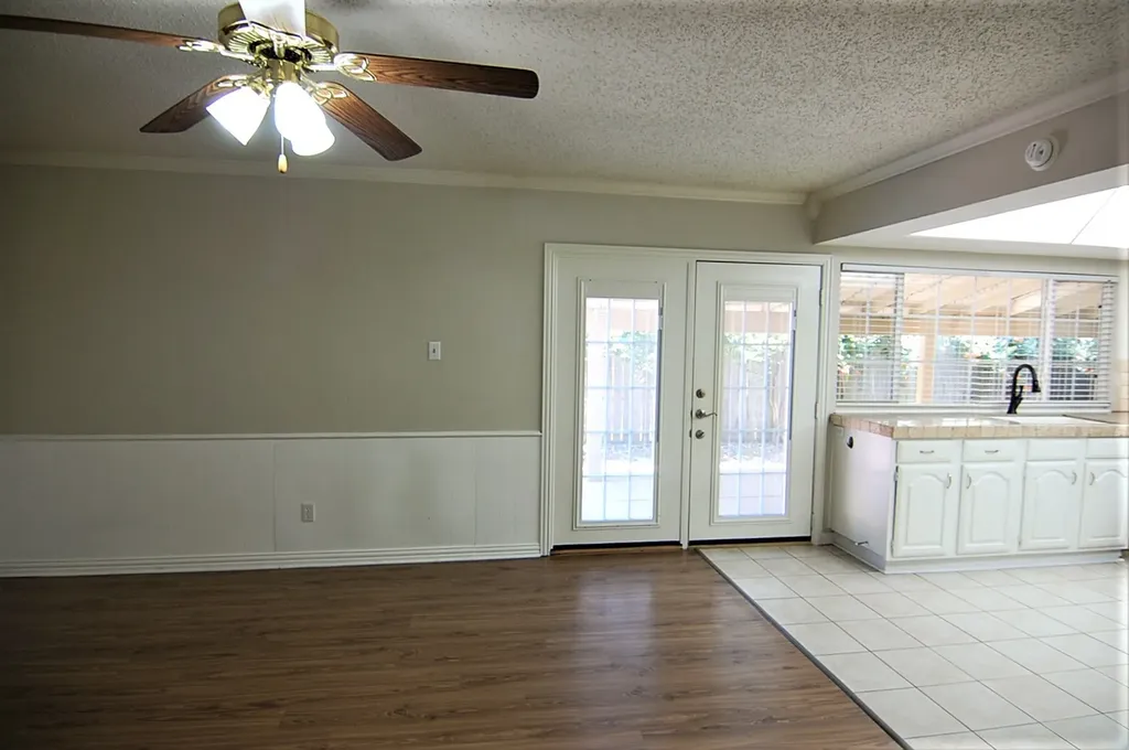 2619 Creekview Drive Arlington TX 76016