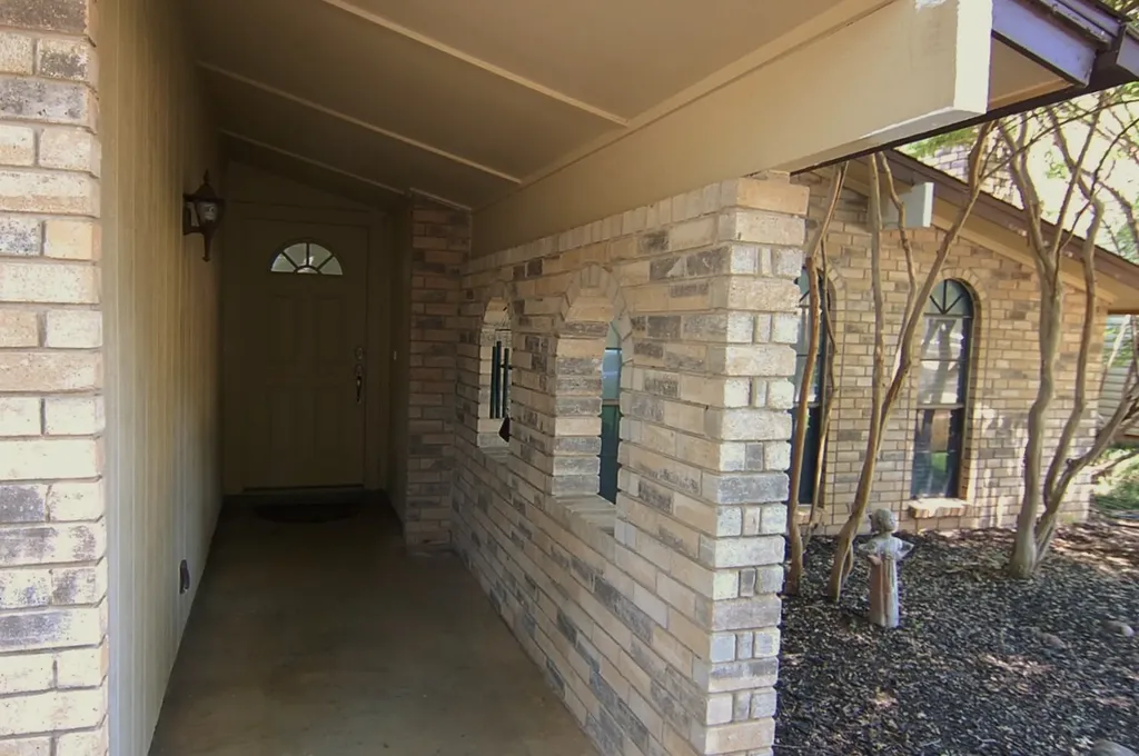 2619 Creekview Drive Arlington TX 76016
