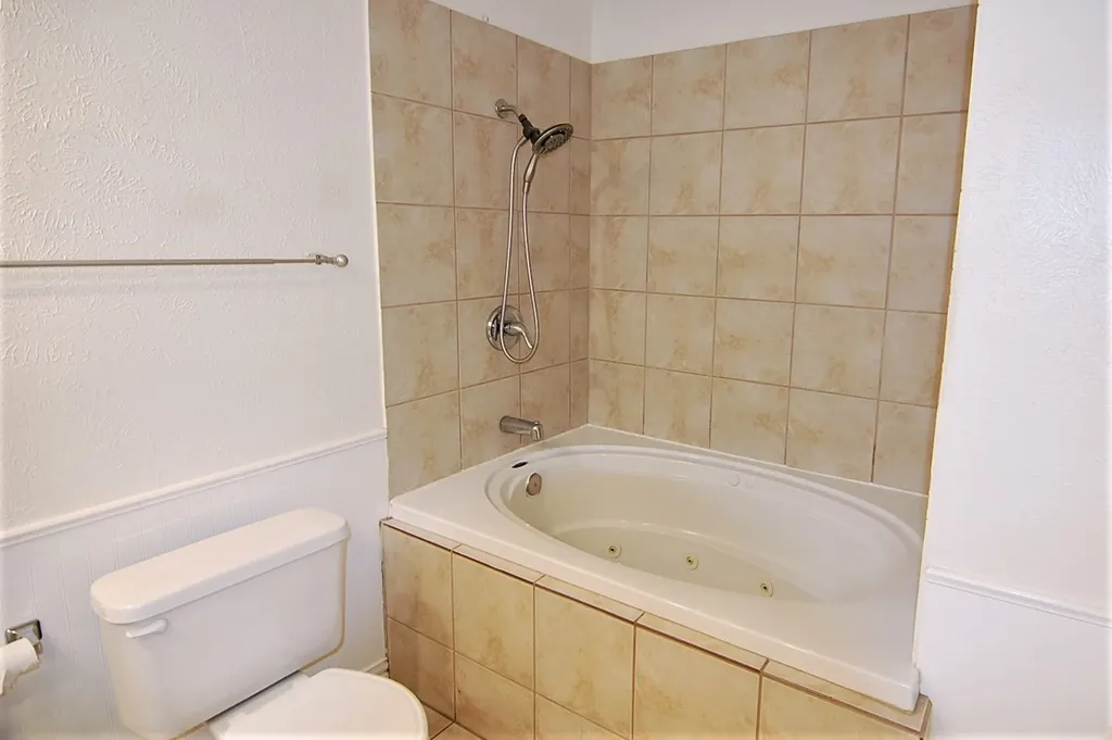 2619 Creekview Drive Arlington TX 76016