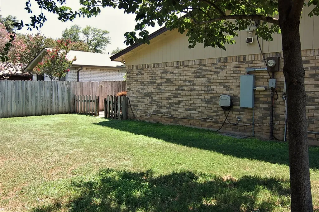 2619 Creekview Drive Arlington TX 76016