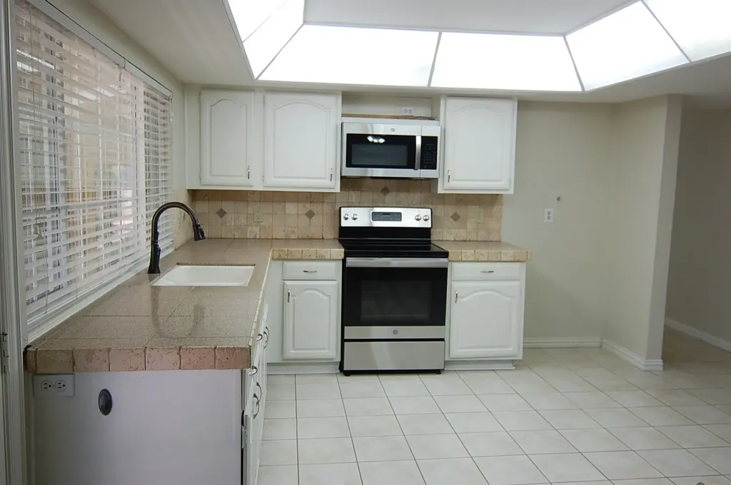 2619 Creekview Drive Arlington TX 76016