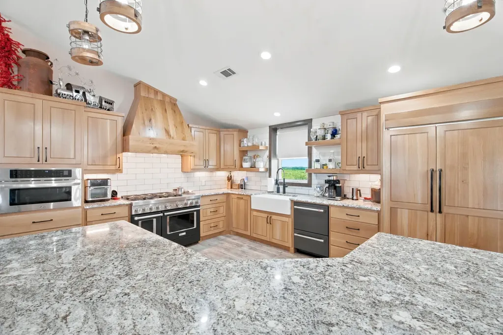 196 Story Road Perrin TX 76486