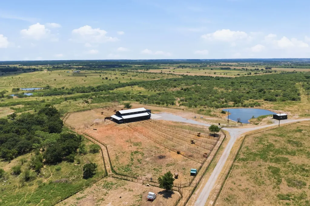 196 Story Road Perrin TX 76486