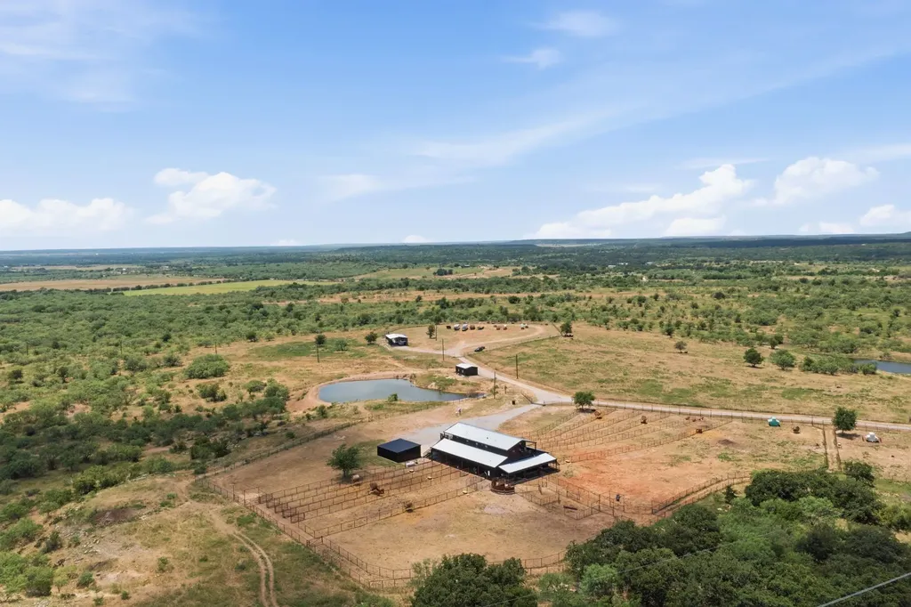 196 Story Road Perrin TX 76486