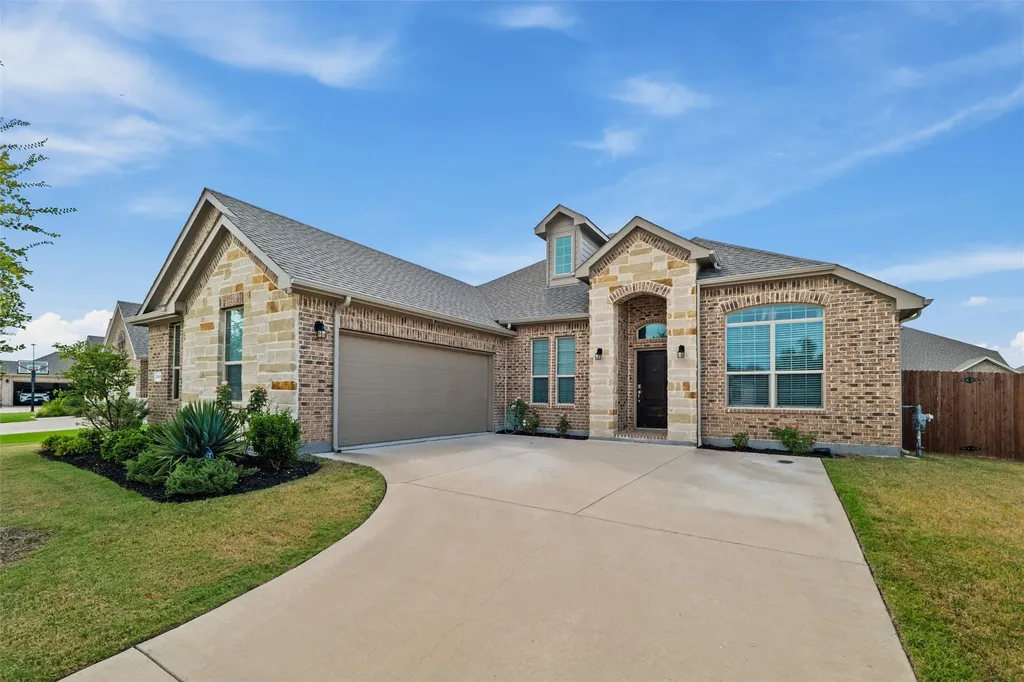 3451 Hidden Hollow Drive Grand Prairie TX 76065