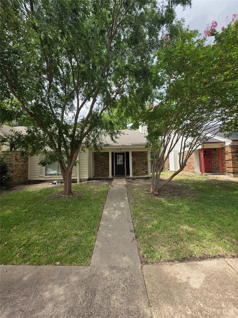 713 Denmark Drive Mesquite TX 75149