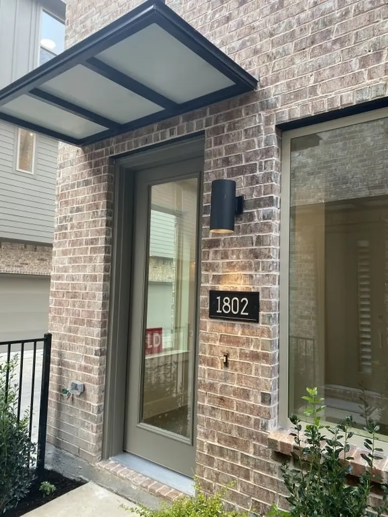 1802 Deacon Hill Dallas TX 75204