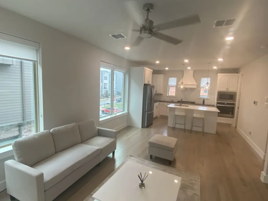 1802 Deacon Hill Dallas TX 75204