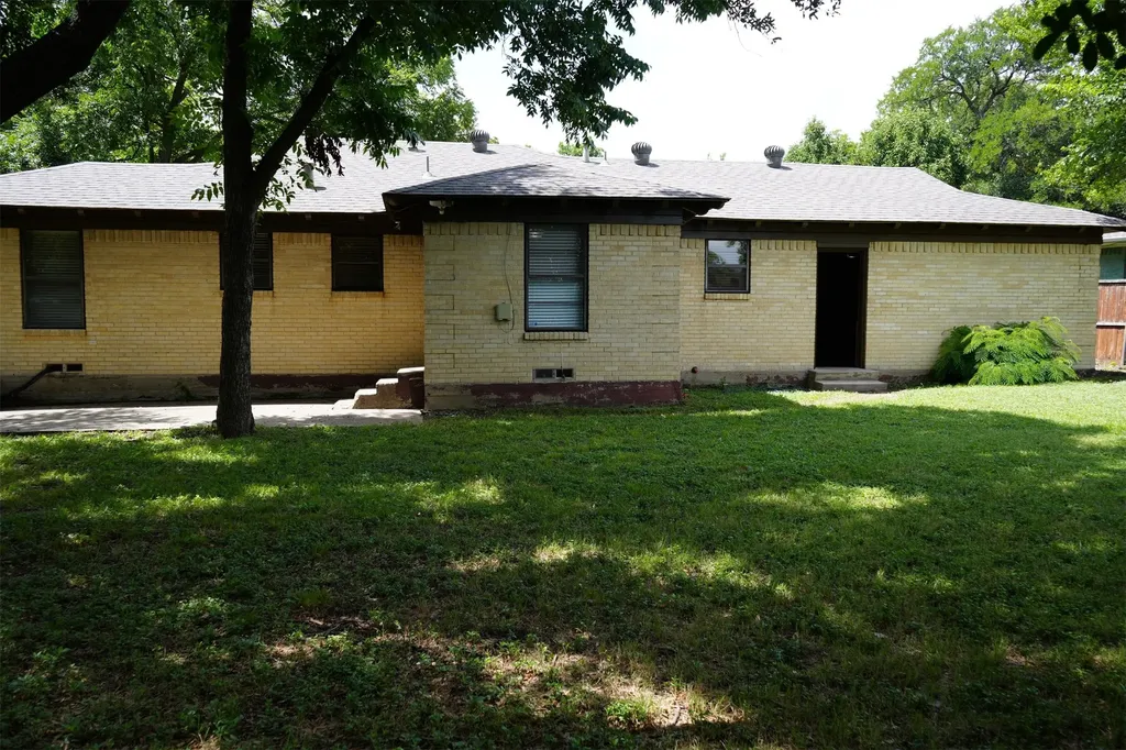 917 De Witt Circle Dallas TX 75224