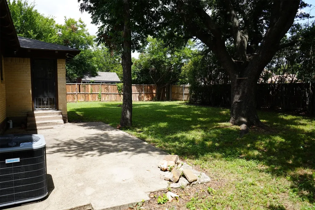 917 De Witt Circle Dallas TX 75224