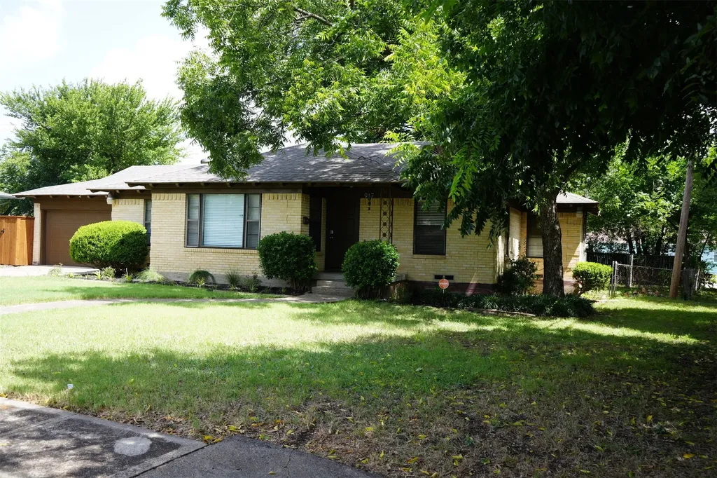 917 De Witt Circle Dallas TX 75224
