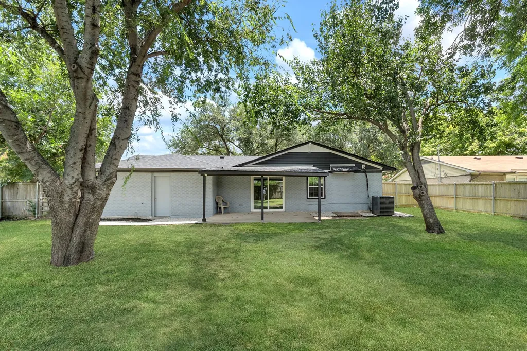 13333 Challaburton Drive Farmers Branch TX 75234