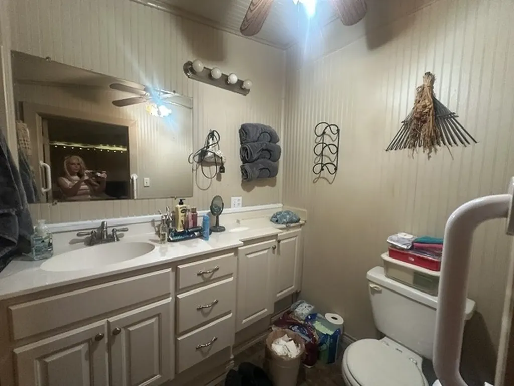 490 E Holley Alba TX 75410