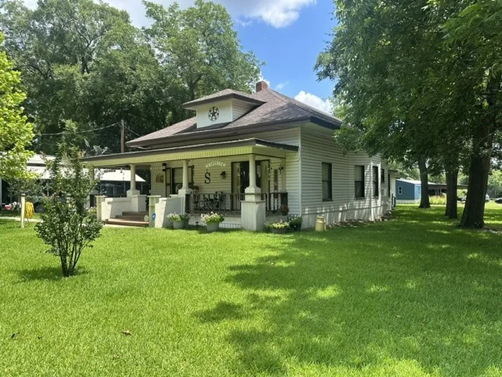 490 E Holley Alba TX 75410