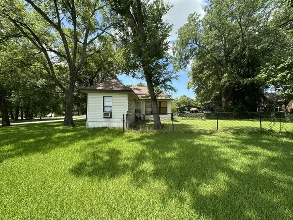 490 E Holley Alba TX 75410
