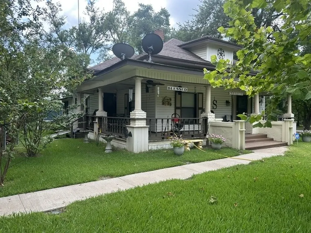 490 E Holley Alba TX 75410