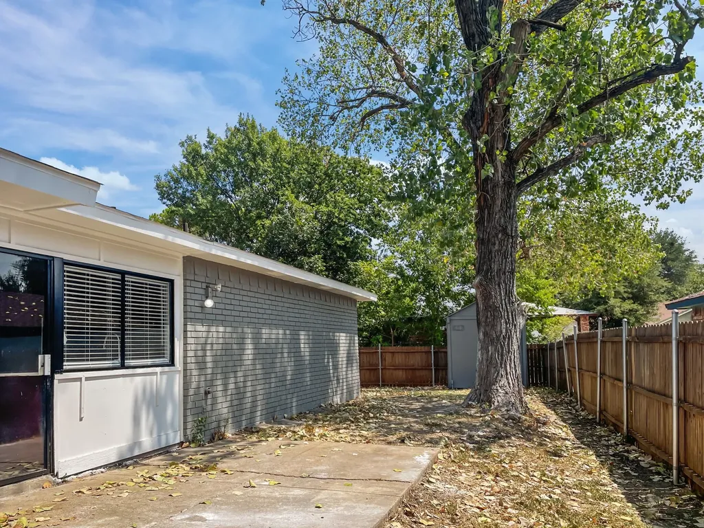 6210 Glenmoor Drive Garland TX 75043