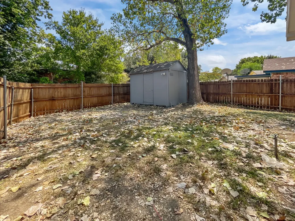 6210 Glenmoor Drive Garland TX 75043