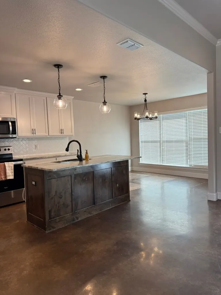 401 Old Authon Weatherford TX 76088