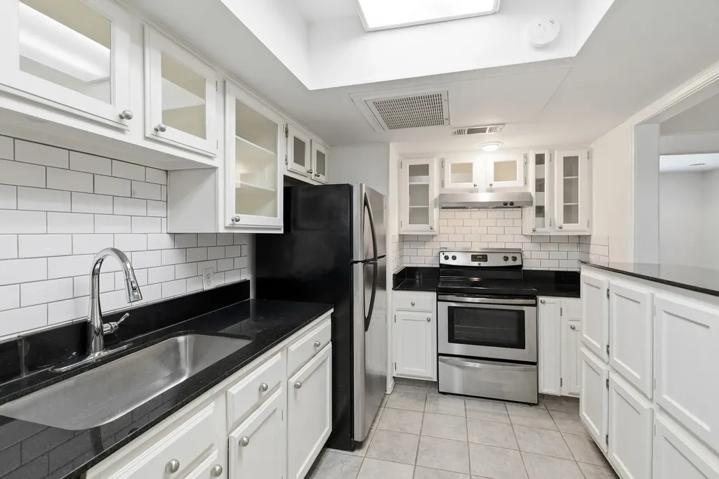 6374 Bordeaux Avenue Dallas TX 75209