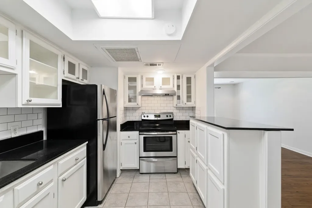 6374 Bordeaux Avenue Dallas TX 75209