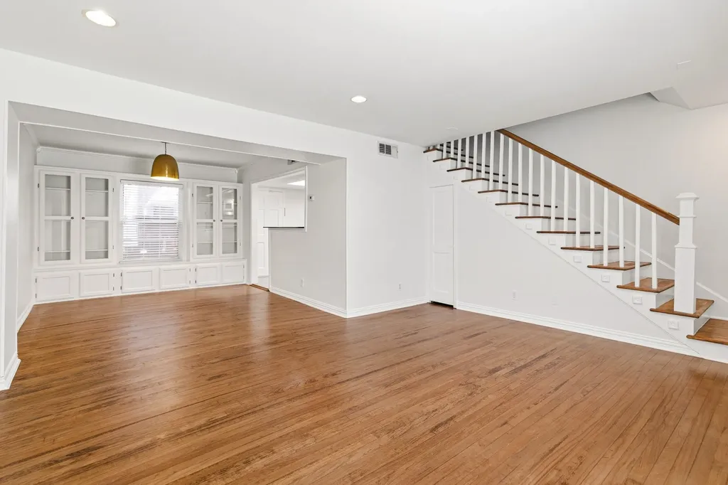 6374 Bordeaux Avenue Dallas TX 75209