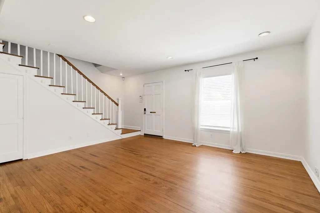 6374 Bordeaux Avenue Dallas TX 75209