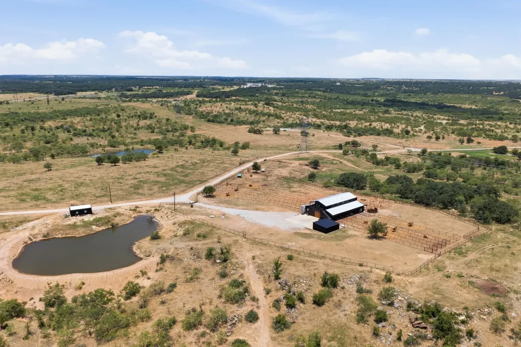 196 Story Road Perrin TX 76486