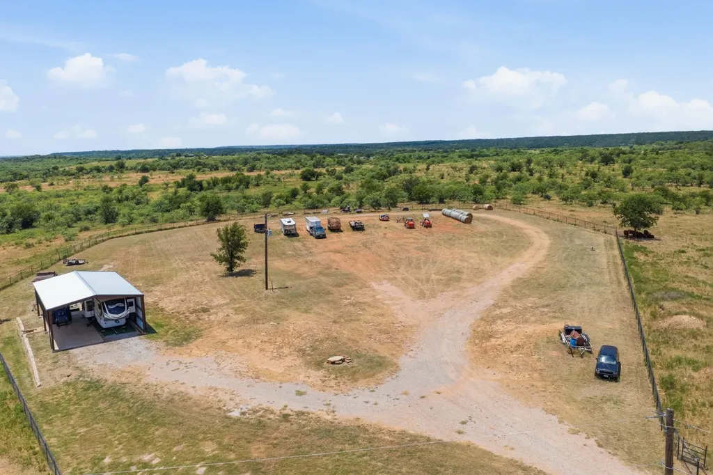 196 Story Road Perrin TX 76486