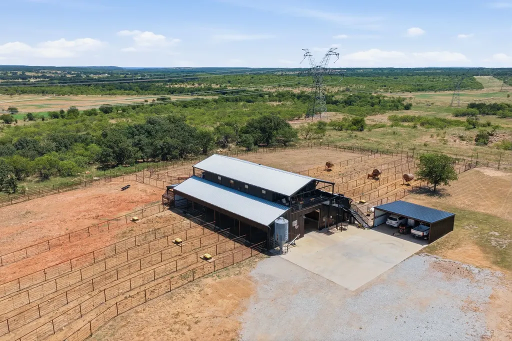 196 Story Road Perrin TX 76486