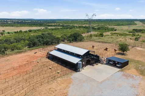 196 Story Road Perrin TX 76486