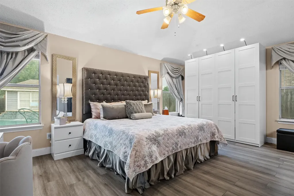 403 Creek Point Lane Arlington TX 76002