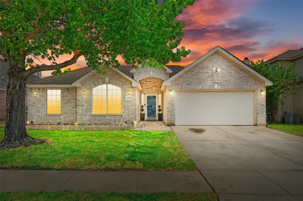 403 Creek Point Lane Arlington TX 76002