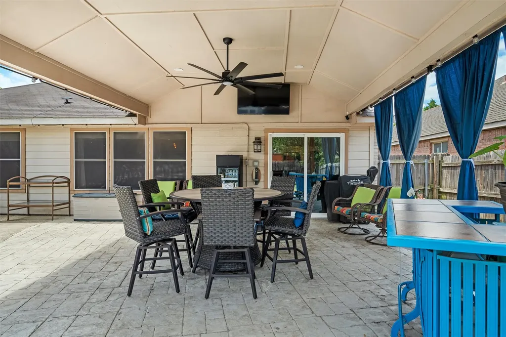 403 Creek Point Lane Arlington TX 76002