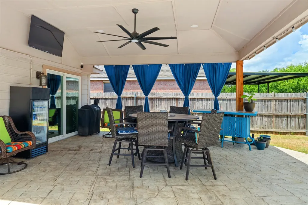 403 Creek Point Lane Arlington TX 76002