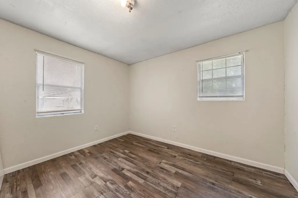 2715 S 02nd Street Waco TX 76706