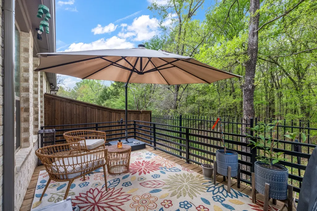 6834 Neals Way Arlington TX 76001