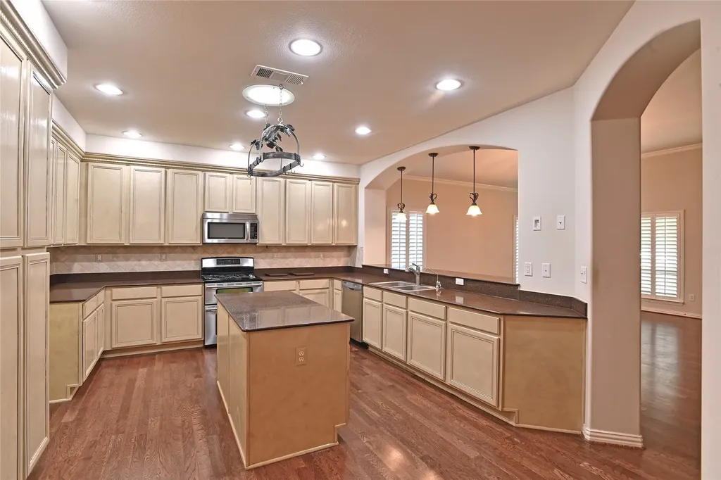 10016 Edmondson Drive Denton TX 76207