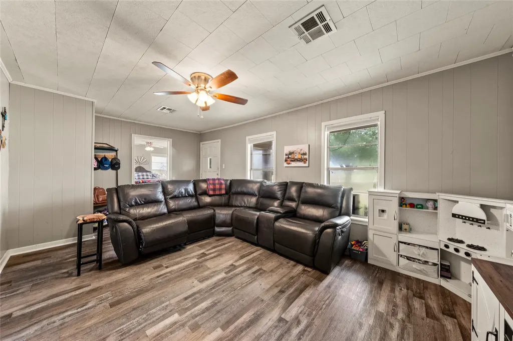 309 S Fairpark Street Riesel TX 76682