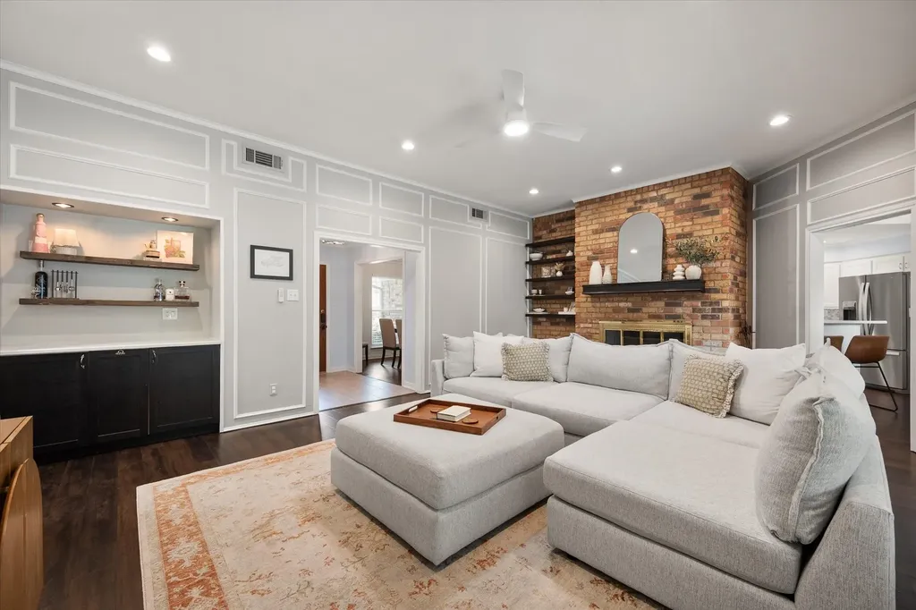 2603 Rivercrest Drive Arlington TX 76006