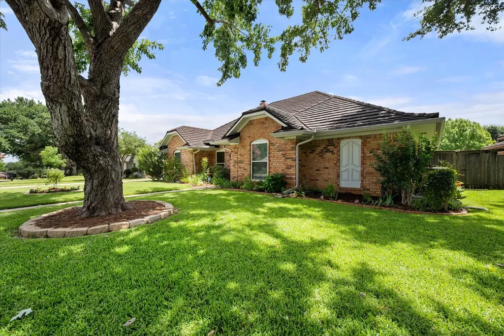 2603 Rivercrest Drive Arlington TX 76006